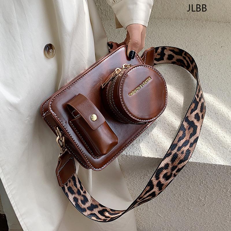 Vintage Camera Shape Women Shoulder Bags designer Wide Straps Shoulder Bags luxury pu leather crossbody Bag Female Purse Bolso, Coffee shoulder bag
Vintage Camera Shape Women Shoulder Bags designer Wide Straps Shoulder Bags luxury pu leather crossbody Bag Female Purse Bolso, Coffee shoulder bag