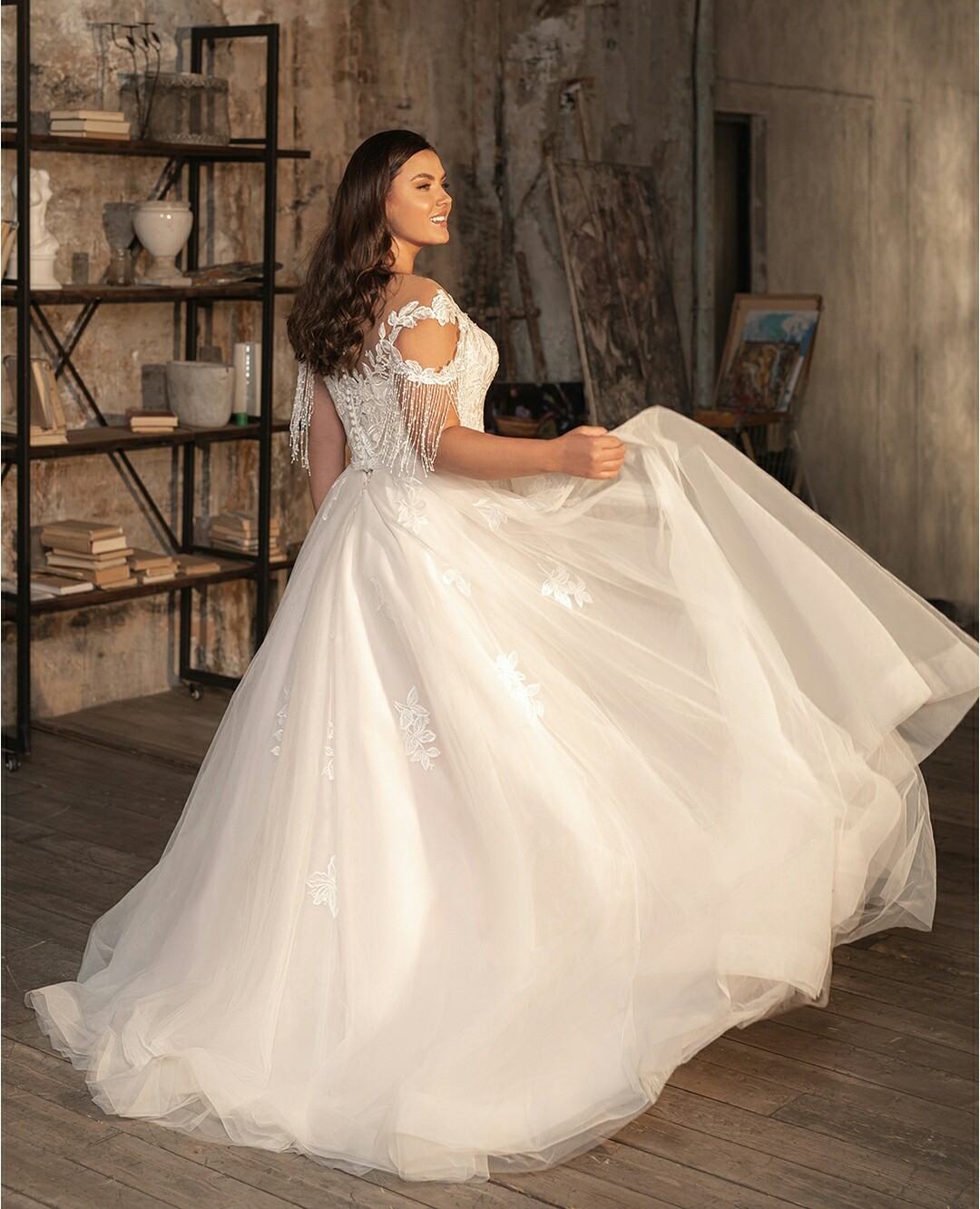 Plus Size A Line Wedding Dresses Sheer V Neck Lace Appliques Bridal Gowns robes de mariée New Fashion