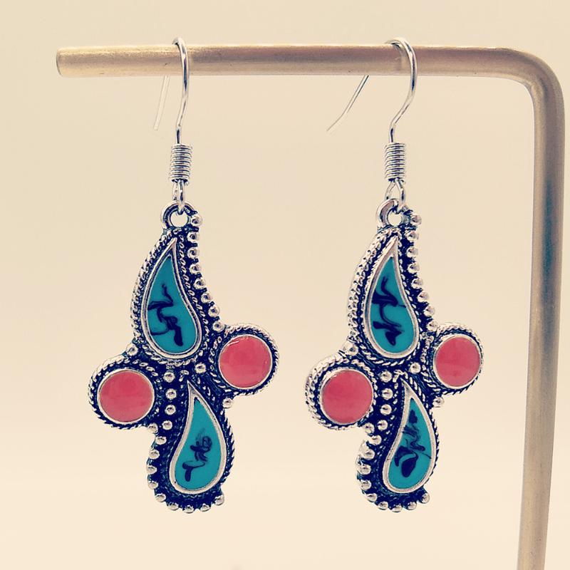 Earrings for Women Court Retro Style Long Earrings Noble and Elegant Geometry Designer for Luxury Jewellery 
Earrings for Women Court Retro Style Long Earrings Noble and Elegant Geometry Designer for Luxury Jewellery