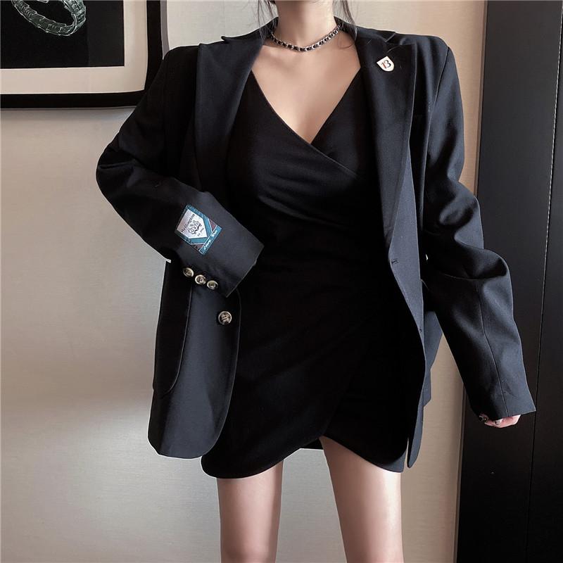 Women's Lapel Collar Black Suit Coat Plus Size Business Woman Long Sleeve Embroidery Blazer Outerwear
Women's Lapel Collar Black Suit Coat Plus Size Business Woman Long Sleeve Embroidery Blazer Outerwear