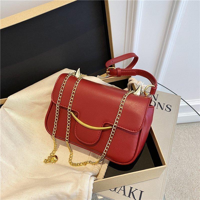 Women Messenger Bags Ladies Crossbody Bags for Girls Sac Vintage Handbags Fashion Female Red Shoulder Bag New Sac, Beige
Women Messenger Bags Ladies Crossbody Bags for Girls Sac Vintage Handbags Fashion Female Red Shoulder Bag New Sac, Beige