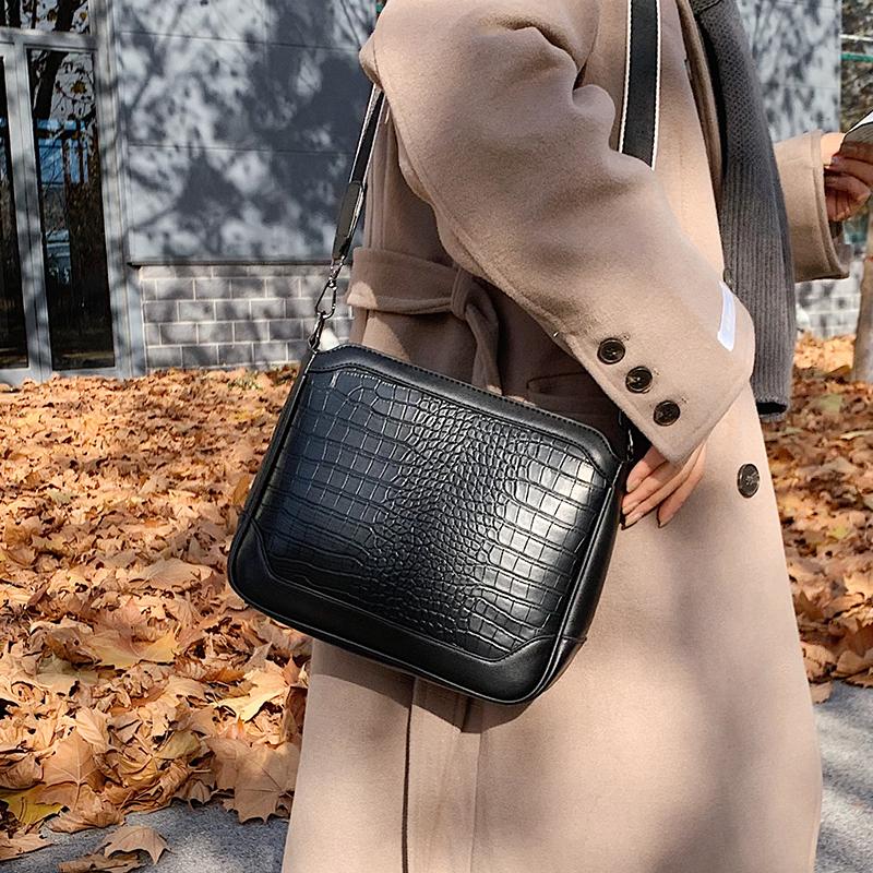 2021 Luxury handbag Women's wallet Black Female Handbags Shoulder Ladies Casual Leather Crossbody Purses 
2021 Luxury handbag Women's wallet Black Female Handbags Shoulder Ladies Casual Leather Crossbody Purses