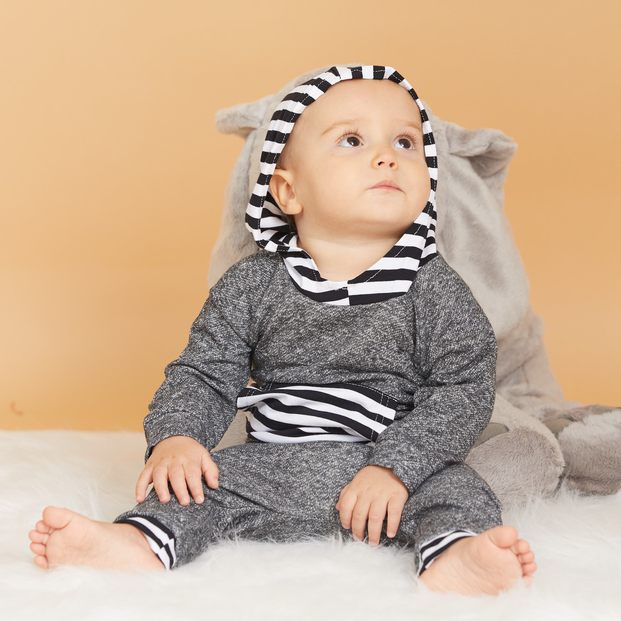 PatPat Autumn and Winter New Newborn Cotton Casual Stripe Design Long-sleeved Hoodie and Pants Suit Baby Boy Crawling Suit Y1105