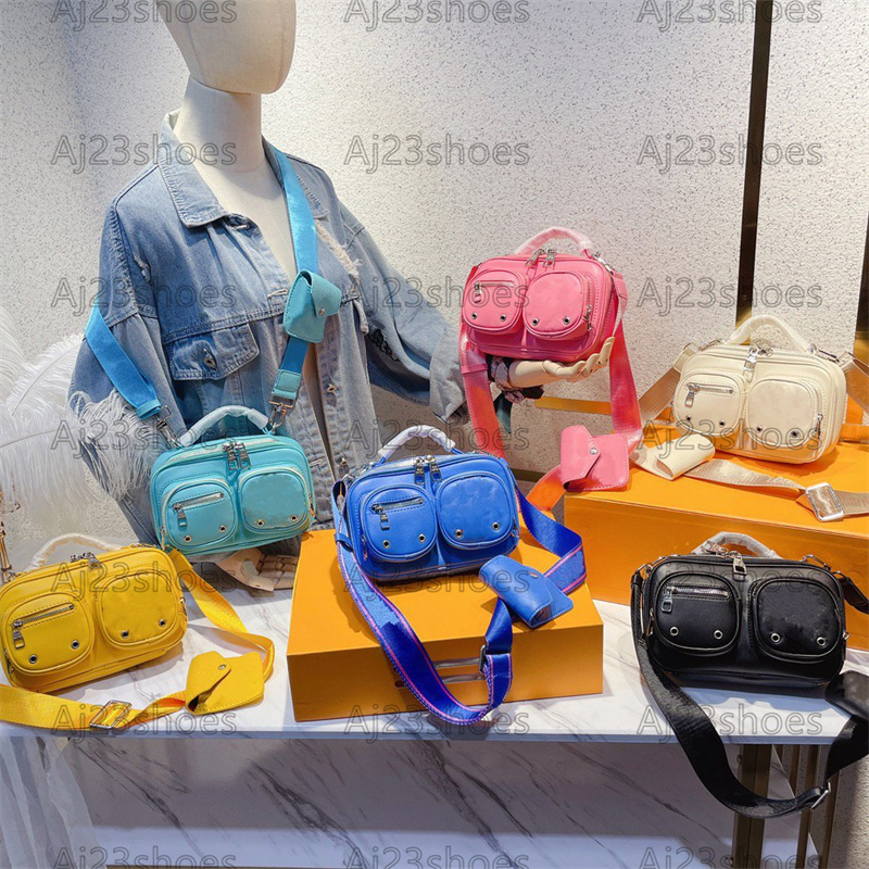 Sporty Utility Crossbody Bag Top Handle Multiple Outside Zipped Pockets Wide Adjustable Strap Sliding Coin Purse Luxurys designers Functional Bag, 01
Sporty Utility Crossbody Bag Top Handle Multiple Outside Zipped Pockets Wide Adjustable Strap Sliding Coin Purse Luxurys designers Functional Bag, 01