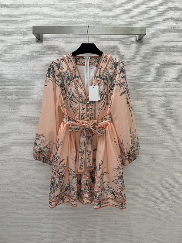 Australian brand flower print deep V-neck Lantern Sleeve with waistband, slim waist and large swing dress,, Black;gray
Australian brand flower print deep V-neck Lantern Sleeve with waistband, slim waist and large swing dress,, Black;gray