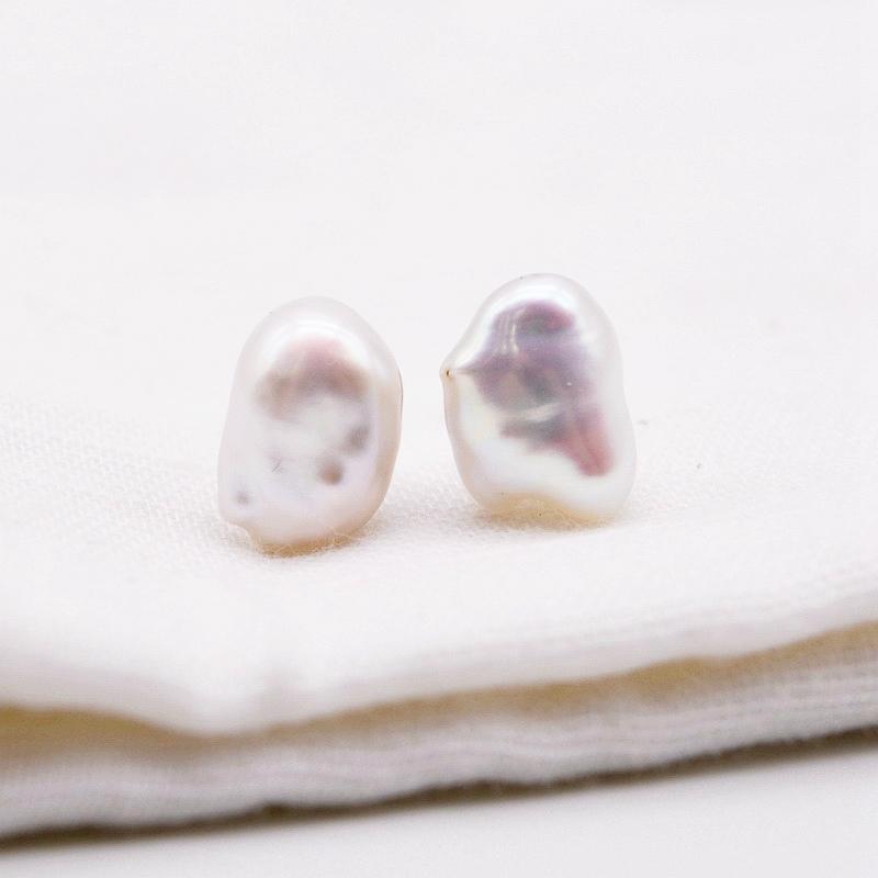 Ladies Baroque Stud Earrings, 100% Natural Freshwater Pearl, 925 Sterling Silver, White Irregular Shape
Ladies Baroque Stud Earrings, 100% Natural Freshwater Pearl, 925 Sterling Silver, White Irregular Shape