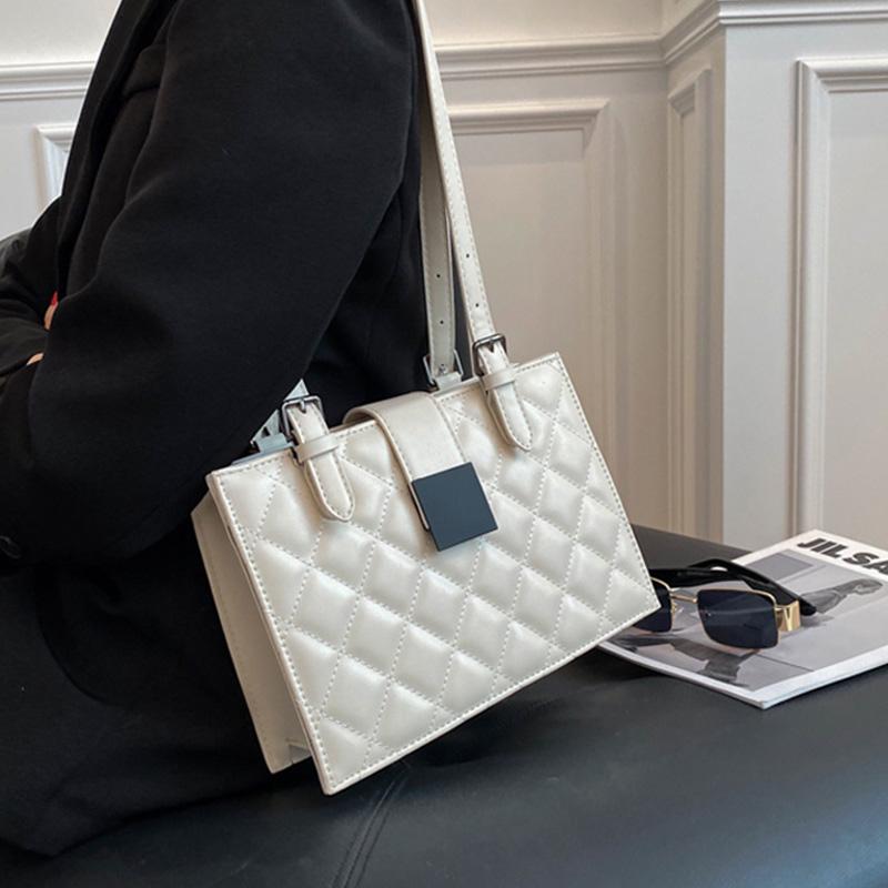 Lingge Design Female Tote Bag 2021 New High Quality PU Leather Women's Designer Handbags Fashion High Capacity lady Shoulder Bag, Black
Lingge Design Female Tote Bag 2021 New High Quality PU Leather Women's Designer Handbags Fashion High Capacity lady Shoulder Bag, Black