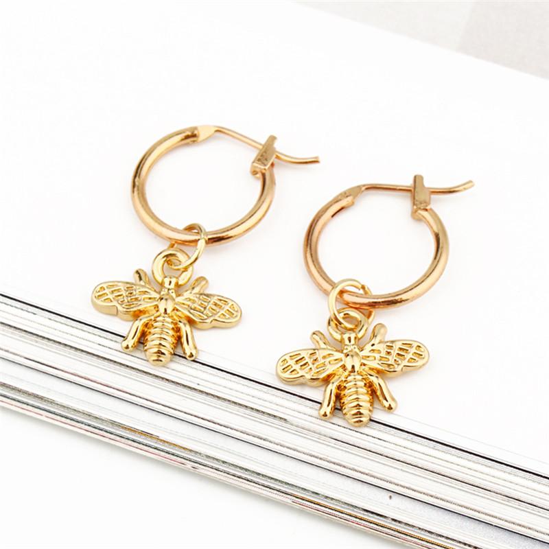 Fashion Cute Bee Hoop Earrings With Pendant Gold Color Lovely Fashion Earrings Jewelry Stereoscopic Insect Jewelry
Fashion Cute Bee Hoop Earrings With Pendant Gold Color Lovely Fashion Earrings Jewelry Stereoscopic Insect Jewelry
