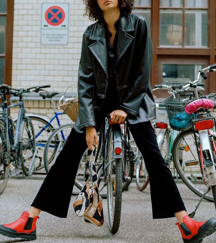 2020 New Fashion Women Autumn Winter Black Faux Leather Jackets button Basic Coat Turn-down Collar Biker Jacket, As pic
2020 New Fashion Women Autumn Winter Black Faux Leather Jackets button Basic Coat Turn-down Collar Biker Jacket, As pic