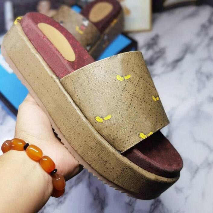 2022 Designer women slippers Canvas Platform Sandals Real Leather Beige brick Red Colors Beach Slides Slipper Outdoor Party Classic Sandal w, Black
2022 Designer women slippers Canvas Platform Sandals Real Leather Beige brick Red Colors Beach Slides Slipper Outdoor Party Classic Sandal w, Black