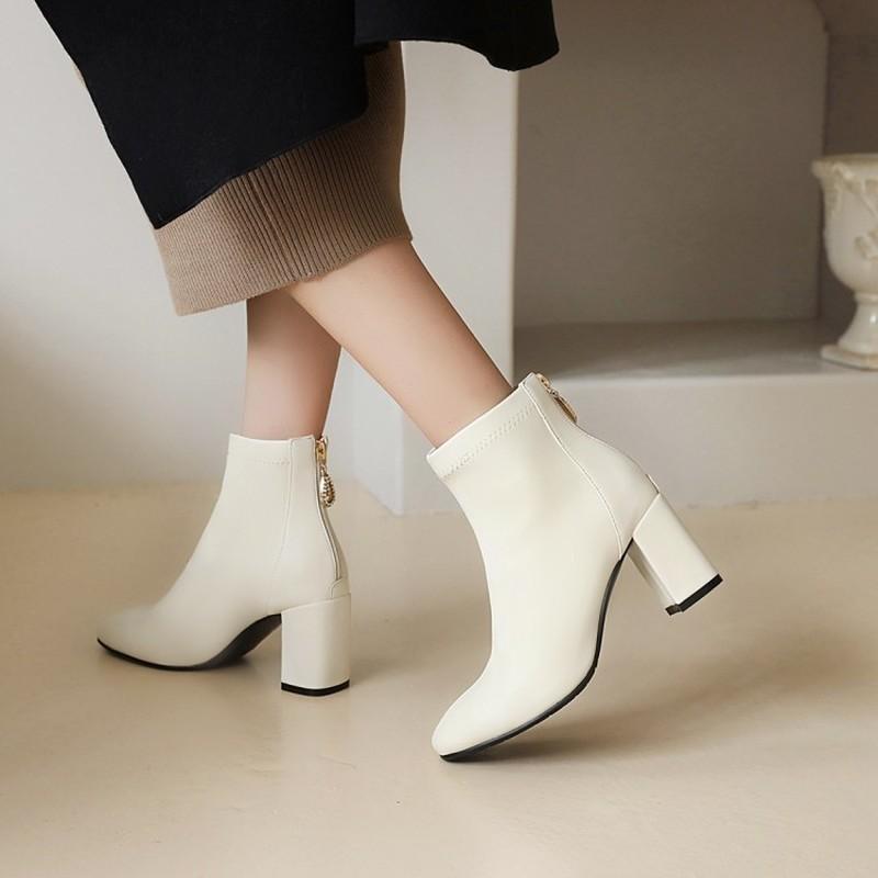 Retro Square Toe Crystal Ankle Boots 2021 New Autumn Winter Pu Leather Square Heel All Match Simplicity Women Shoes Size 34-43, Black
Retro Square Toe Crystal Ankle Boots 2021 New Autumn Winter Pu Leather Square Heel All Match Simplicity Women Shoes Size 34-43, Black