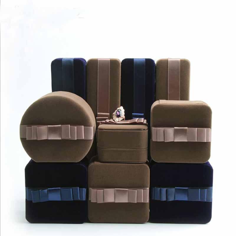 1pcs 7.6x6.5x5.3cm navy bule color Flannel jewelry box Bracelet / Earring Box Pendant round jewelry packaging
1pcs 7.6x6.5x5.3cm navy bule color Flannel jewelry box Bracelet / Earring Box Pendant round jewelry packaging