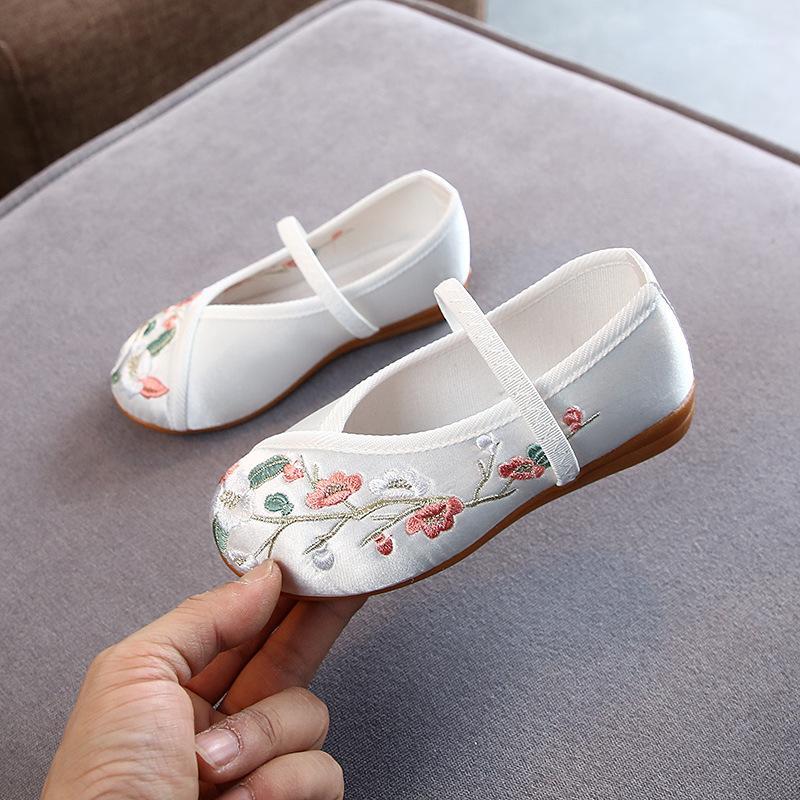 Children's Hanfu Shoes Girls Embroidered Shoes Cloth Children's Baby Costume Show Chinese Style1, Blue
Children's Hanfu Shoes Girls Embroidered Shoes Cloth Children's Baby Costume Show Chinese Style1, Blue
