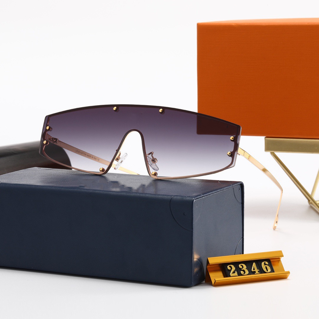 1346Designer Sunglasses luxury Women Brand Eyeglasses Outdoor Shades PC Frame high end fashion brands Classic Lady WITH BOX
1346Designer Sunglasses luxury Women Brand Eyeglasses Outdoor Shades PC Frame high end fashion brands Classic Lady WITH BOX