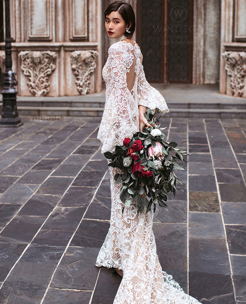 Vintage Lace Country Mermaid Wedding Dresses Ivory And Nude Sexy Open Back Long Bell Sleeves Sweep Train Bridal Gowns Sheer Jewel Neck 2021