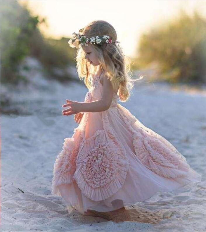 Vintage Flower Girl Wedding Dresses Halter Princess Kids Birthday Party Gowns Unique Design 3D Hand Made Flowers Lace Girls Pageant Dress