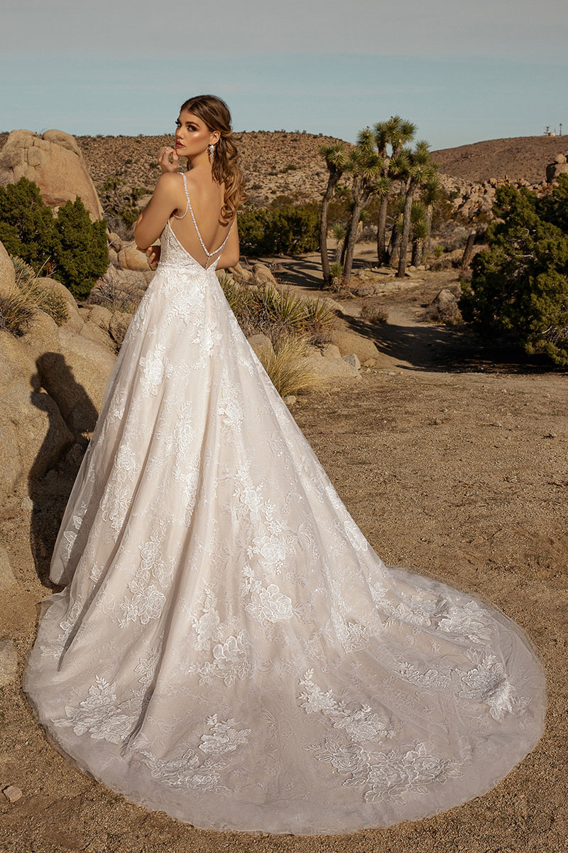 Kitty Chen 2021 Wedding Dresses A Line Bohemia Lace Appliqued V Neck Bridal Gowns Sweep Train Beaded Boho Wedding Dress