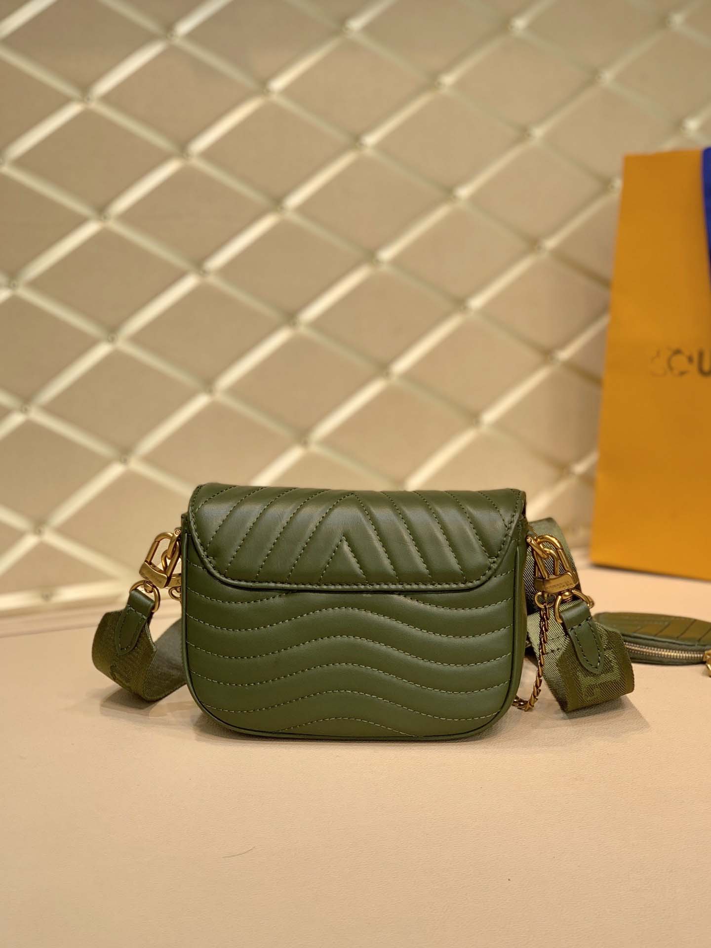 FashionWave Pattern Satchel Shoulder Bag Chain Handbags Crossbody Purse Lady Leather Classic Style Tote Bag with gift bag, Green