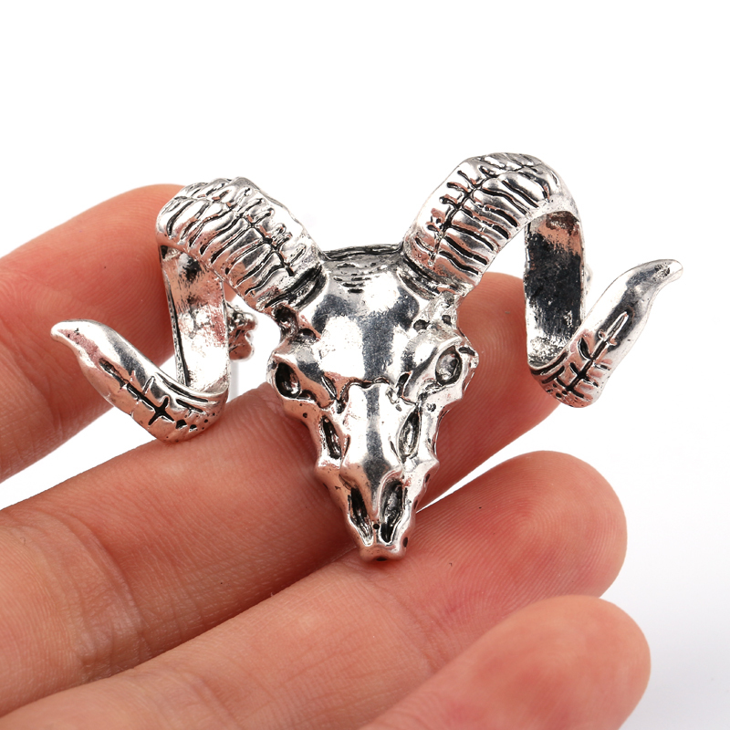 Wholesale 20pcs Vintage Sheep Head Shape Brooch Personality Cloth Decor Jewelry for Men and Women Enamel Hat Scarf Badge Pins 201009