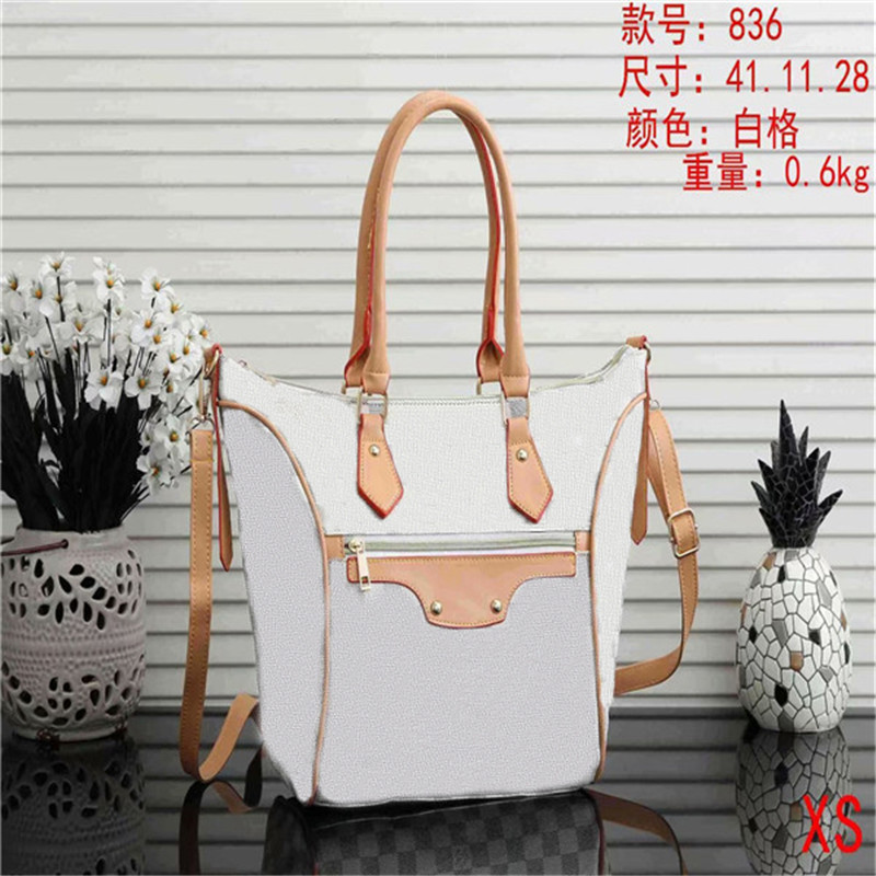 HH Women luxurys designers bags famous brand ladies bag Messenger Travel bag Classic Style Fashion bags Shoulder Bags Lady Totes wallets
HH Women luxurys designers bags famous brand ladies bag Messenger Travel bag Classic Style Fashion bags Shoulder Bags Lady Totes wallets