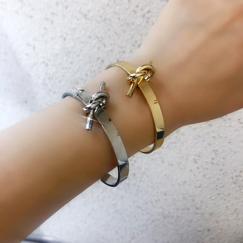 HOT 316 stainless steel bangle luxury designer jewelry women bracelets 18k love bracelet with bag wedding gold chains for men
HOT 316 stainless steel bangle luxury designer jewelry women bracelets 18k love bracelet with bag wedding gold chains for men