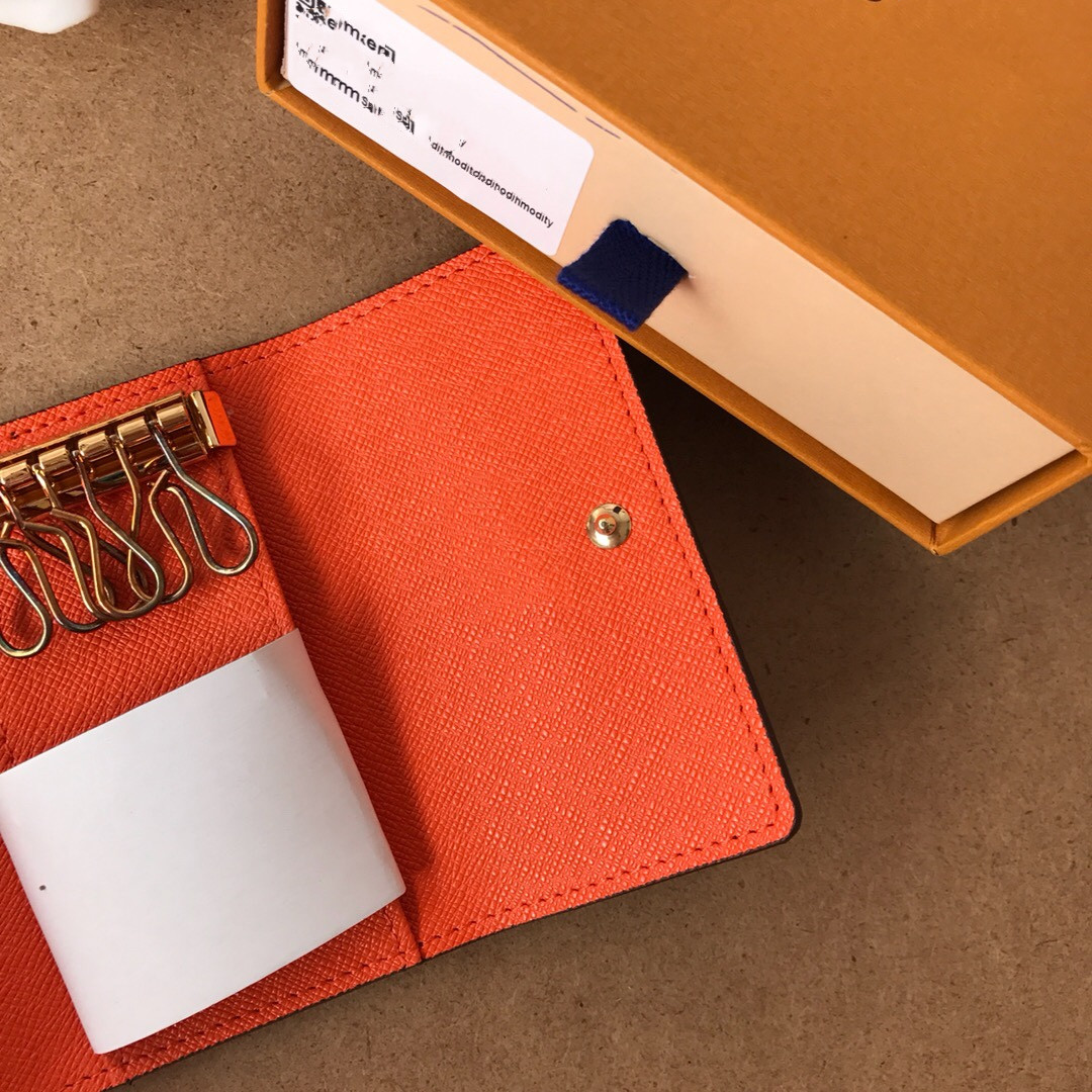 The latest fashion leather key case high-grade metal strap box wholesale123, Red;blue
The latest fashion leather key case high-grade metal strap box wholesale123, Red;blue