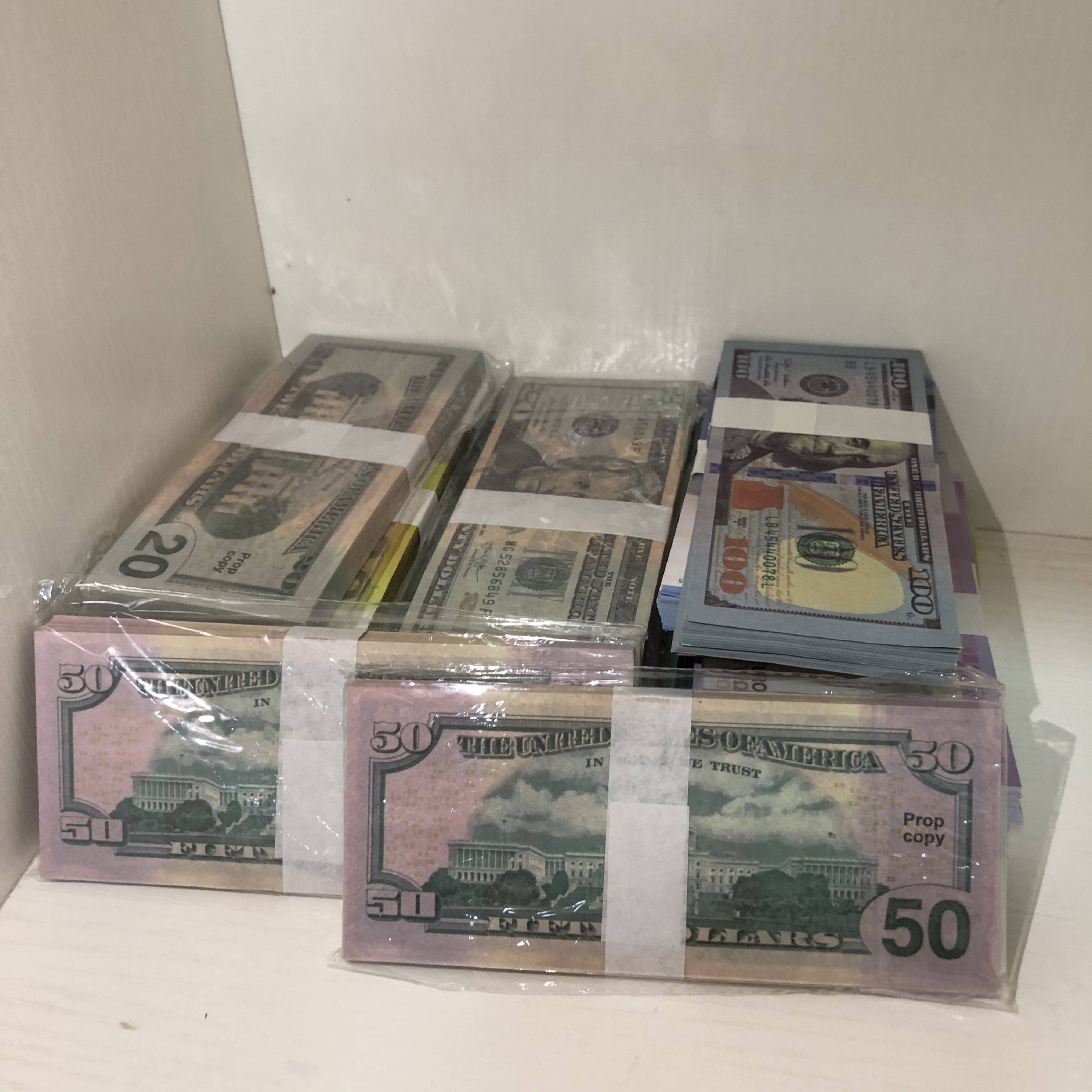 P05 Cross border prop bill emulates dollar bill spray gun dollar game prop bill 100 in a bundle
P05 Cross border prop bill emulates dollar bill spray gun dollar game prop bill 100 in a bundle