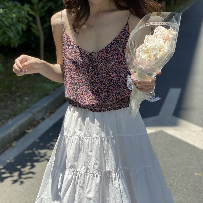 New Summer sweet snow girl spinning shirt with low-cut v in and out wearing lace until small, flower 3D6M, Orange flower
New Summer sweet snow girl spinning shirt with low-cut v in and out wearing lace until small, flower 3D6M, Orange flower