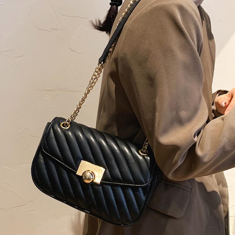 High quality luxury western style shoulder bag 2021 new fashion winter chain women's designer messenger bag, Beige
High quality luxury western style shoulder bag 2021 new fashion winter chain women's designer messenger bag, Beige