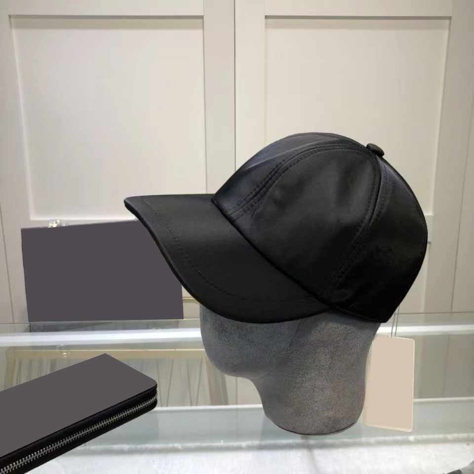 Designers Baseball cap luxurys hats women leisure fashion vintage denim diamond designer hat winter caps warm black and blue 2 colors for female styles good nice
Designers Baseball cap luxurys hats women leisure fashion vintage denim diamond designer hat winter caps warm black and blue 2 colors for female styles good nice
