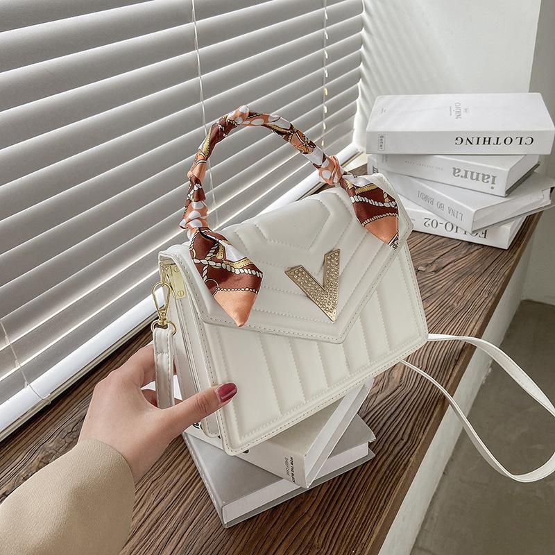 Evening Bags Handbags For Women 2022 Fashion Flap Rhombus Shoulder Bag Embroidery Silk Scarf Ladies Crossbody Designer Hand
Evening Bags Handbags For Women 2022 Fashion Flap Rhombus Shoulder Bag Embroidery Silk Scarf Ladies Crossbody Designer Hand