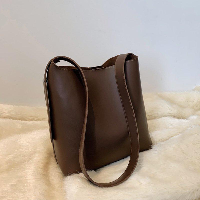 OLSITTI Fashion Casual Solid Color PU Leather Shoulder Bags for Women 2021 Winter New High Quality Crossbody Bag Sac Epaule, Black
OLSITTI Fashion Casual Solid Color PU Leather Shoulder Bags for Women 2021 Winter New High Quality Crossbody Bag Sac Epaule, Black