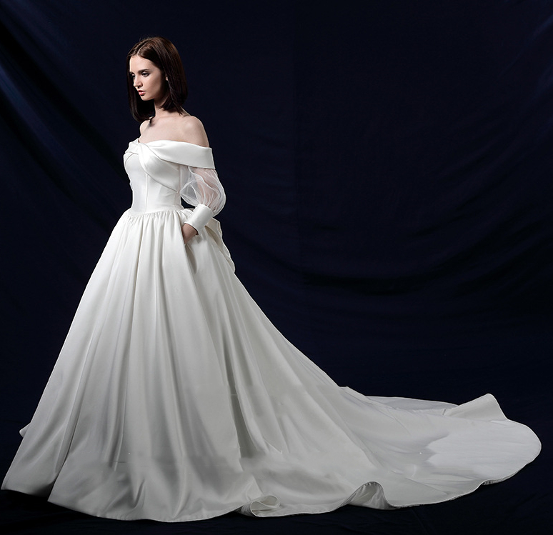 Vinatge Ivory Satin Wedding Dresses With Pockets Off Shoulder Long Sleeves Big Bow Back Lace-up Court Train Simple Garden Bridal Gowns 2021
