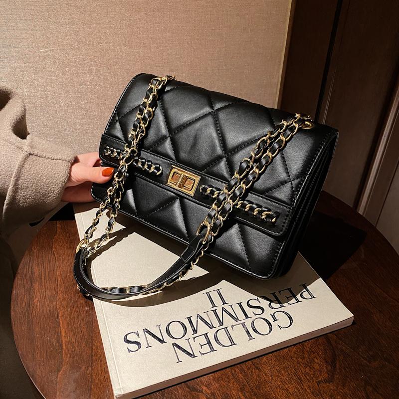 Ladies Fashion Chain Bag Car Stitching Shoulder Bag Leisure Small Square Ladies Messenger Shoulder Mobile Phone, Black
Ladies Fashion Chain Bag Car Stitching Shoulder Bag Leisure Small Square Ladies Messenger Shoulder Mobile Phone, Black