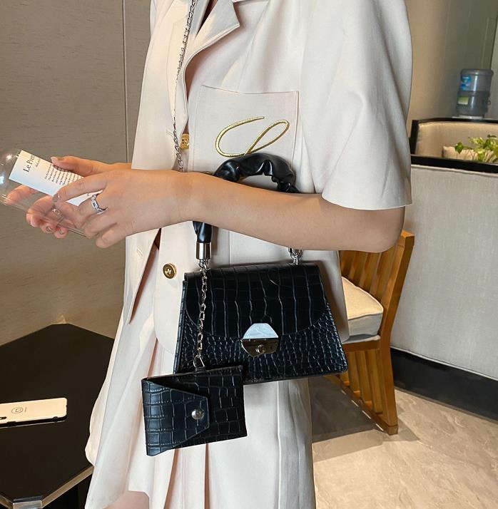 Summer Small Bag Chain Bag Female 2021 New Trendy Portable Small Square Wild Crocodile Pattern Messenger, Black
Summer Small Bag Chain Bag Female 2021 New Trendy Portable Small Square Wild Crocodile Pattern Messenger, Black