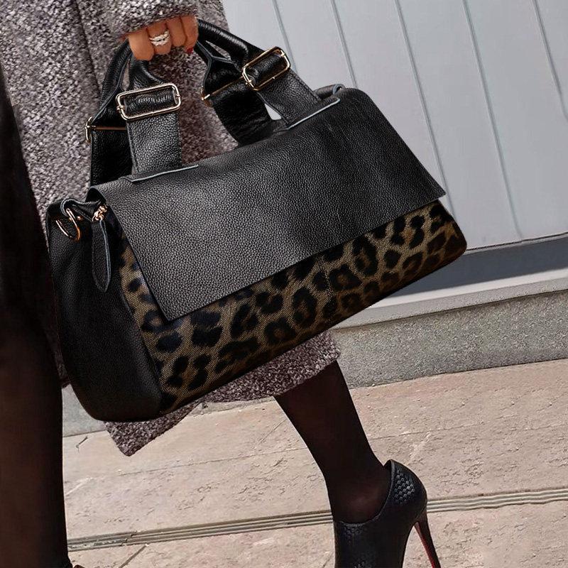 Leather large capacity bag women's bag 2021 new foreign style Leopard Print Handbag women's soft leather shoulder, Leopard fold
Leather large capacity bag women's bag 2021 new foreign style Leopard Print Handbag women's soft leather shoulder, Leopard fold