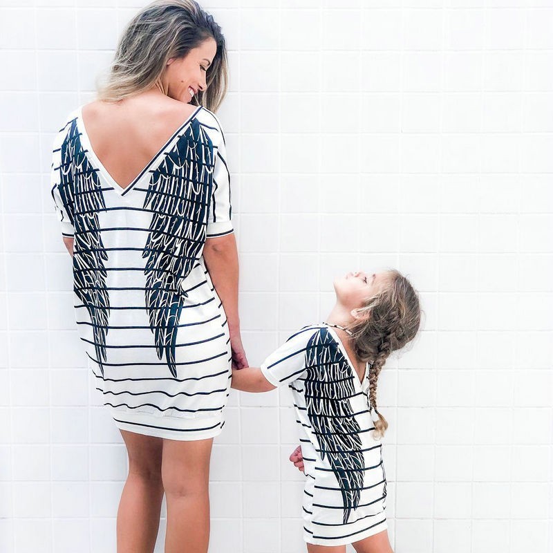2020 Mother Daughter Short Sleeve Striped Dress Summer Family Matching Outfits Wings Dresses Mommy And Me Baby Girls Clothes F1218, Blue
2020 Mother Daughter Short Sleeve Striped Dress Summer Family Matching Outfits Wings Dresses Mommy And Me Baby Girls Clothes F1218, Blue