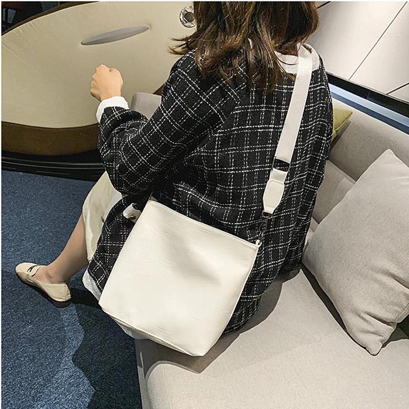 lns Luxury Shoulder Bag PU Leather Crossbody Bag Casual Messenger Large Capacity Handbag Vintage Handle Sac A Main, Khaki
lns Luxury Shoulder Bag PU Leather Crossbody Bag Casual Messenger Large Capacity Handbag Vintage Handle Sac A Main, Khaki