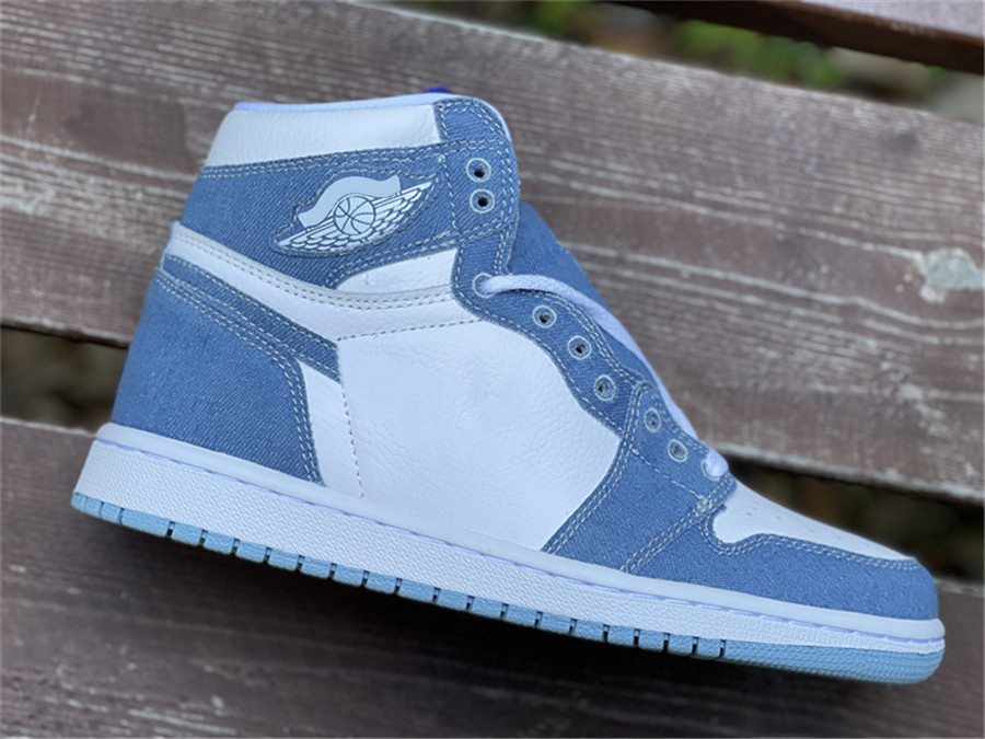 Newest Authentic 1 High OG WMNS Denim Shoes White Worn Blue Metallic Gold Men Women Outdoor Sports Sneakers With Original Box 36-47.5, Customize
Newest Authentic 1 High OG WMNS Denim Shoes White Worn Blue Metallic Gold Men Women Outdoor Sports Sneakers With Original Box 36-47.5, Customize