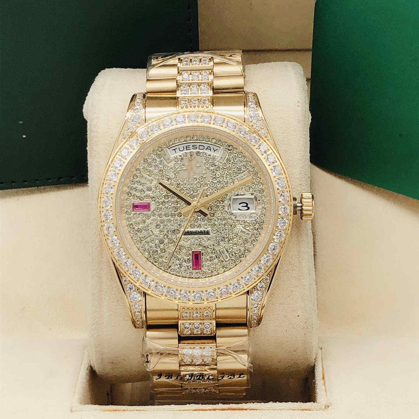 Hot selling Stylish 41mm synthetic crystal diamond face mechanical watches date waterproof very beautiful gift wristwatch
Hot selling Stylish 41mm synthetic crystal diamond face mechanical watches date waterproof very beautiful gift wristwatch