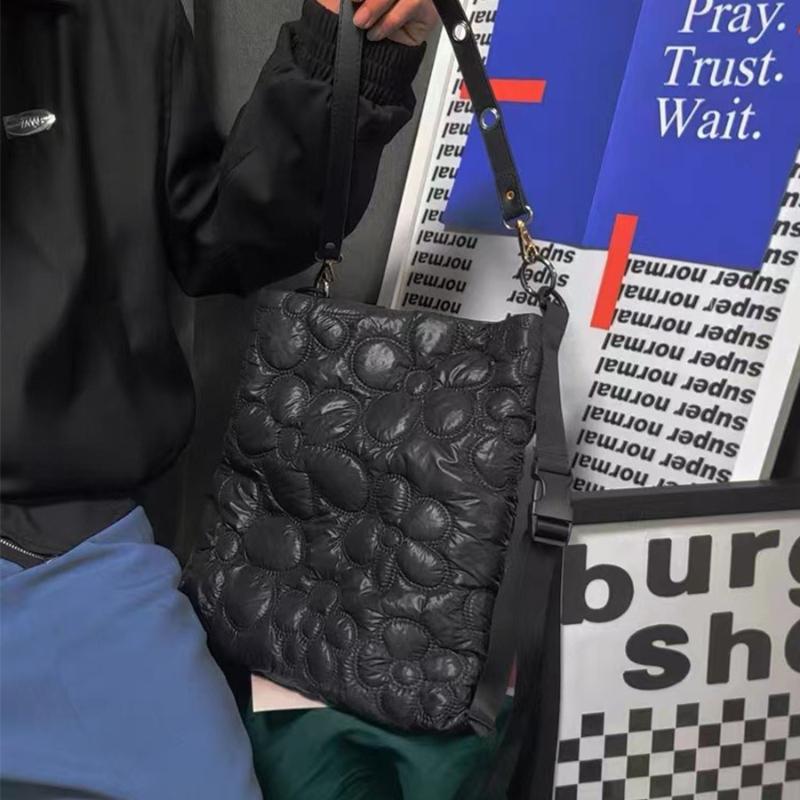 Evening Bags Brands Padded Large Tote Women Shoulder Designer Flower Quilted Handbags Down Cotton Nylon Crossbody Bag Big Shopper Purse
Evening Bags Brands Padded Large Tote Women Shoulder Designer Flower Quilted Handbags Down Cotton Nylon Crossbody Bag Big Shopper Purse