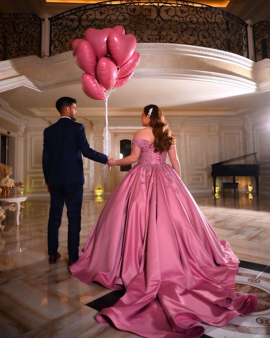 Lace Wedding Pink Dresses Off The Shoulder Neck A Line Sequined Bridal Gowns Appliqued Sweep Train Satin Robe De Marie ppliqued
