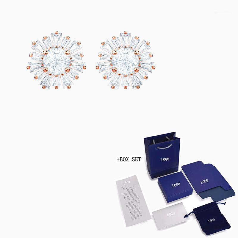 Fashion SWA New Sunshine Pierced Earrings Rose Gold Exquisite and Beautiful Sunflower Pattern Women Elegant Romantic Gift1
Fashion SWA New Sunshine Pierced Earrings Rose Gold Exquisite and Beautiful Sunflower Pattern Women Elegant Romantic Gift1