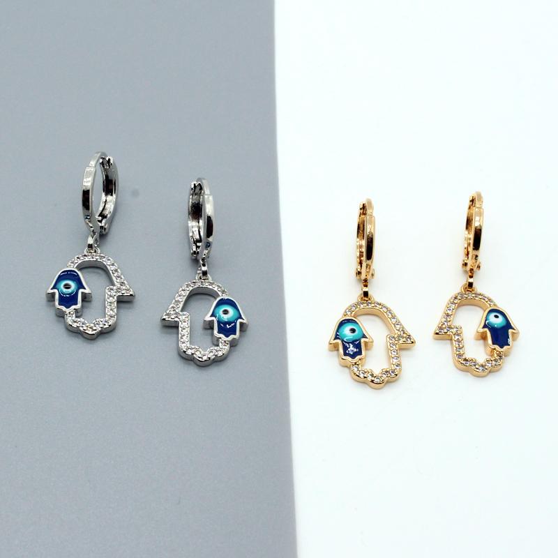 1Pair Hollow Fatima Hamsa Hand Hoop Earrings For Women Vintage Unique Zircon Turkish Evil Eye Small Ear Stud Jewelry E698-96
1Pair Hollow Fatima Hamsa Hand Hoop Earrings For Women Vintage Unique Zircon Turkish Evil Eye Small Ear Stud Jewelry E698-96