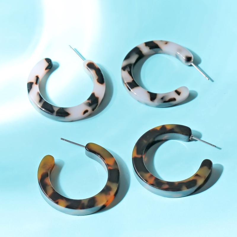 Tortoiseshell Leopard Earrings Round Geometric Small Hoop Earrings for Women Earings Fashion Jewelry Boucle D'oreille Femme 2020
Tortoiseshell Leopard Earrings Round Geometric Small Hoop Earrings for Women Earings Fashion Jewelry Boucle D'oreille Femme 2020