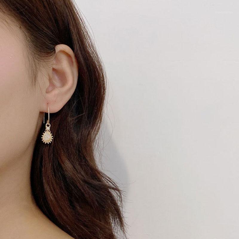 Creative earrings retro lady ear hook daily wear earring temperament ear hook female earring1
Creative earrings retro lady ear hook daily wear earring temperament ear hook female earring1