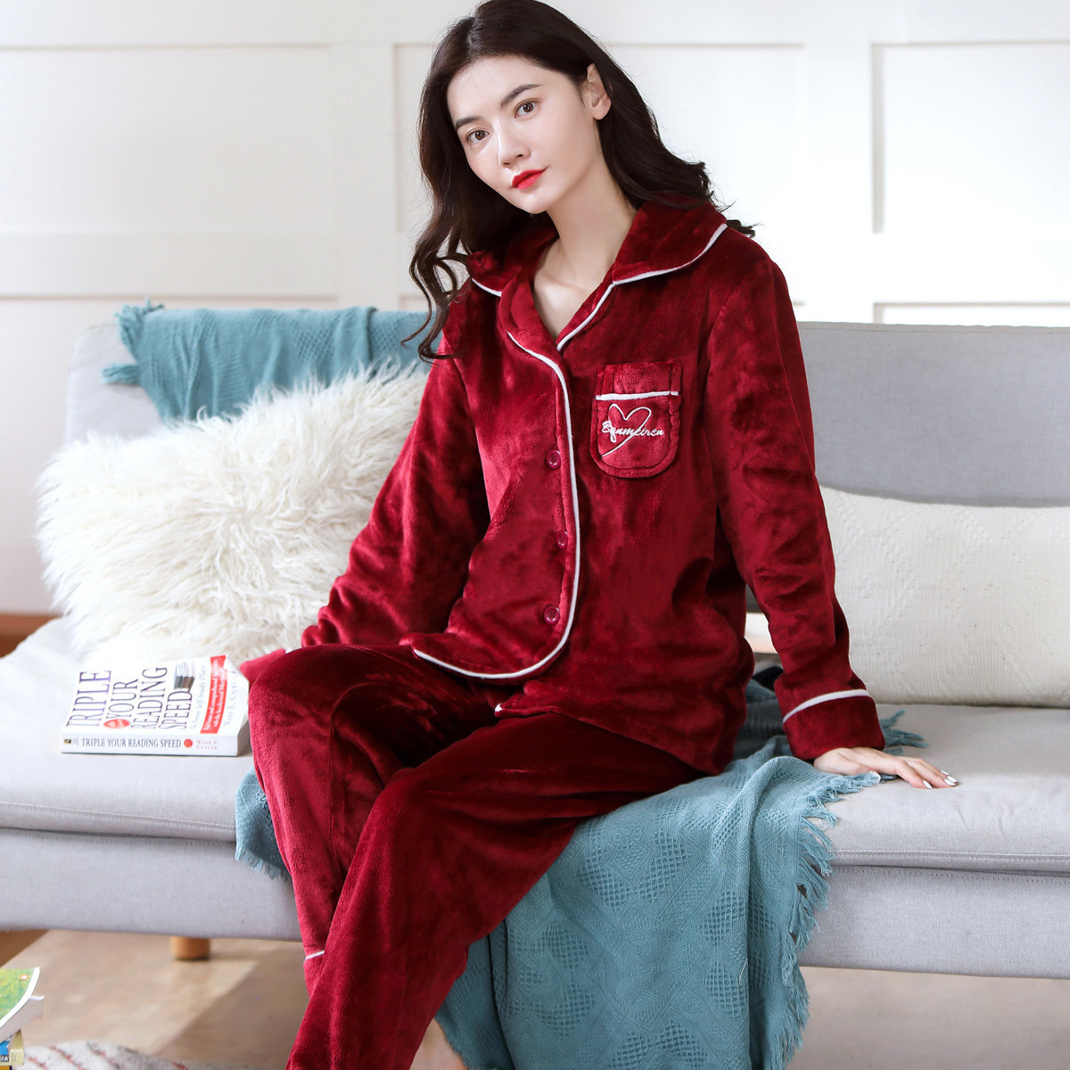 2 Pieces Winter Women Thicken Warm Soft Pajamas Female Flannel Pajamas Set Mujer Long Sleeve Sleepwear for Girls Ladies Pyjamas 201113