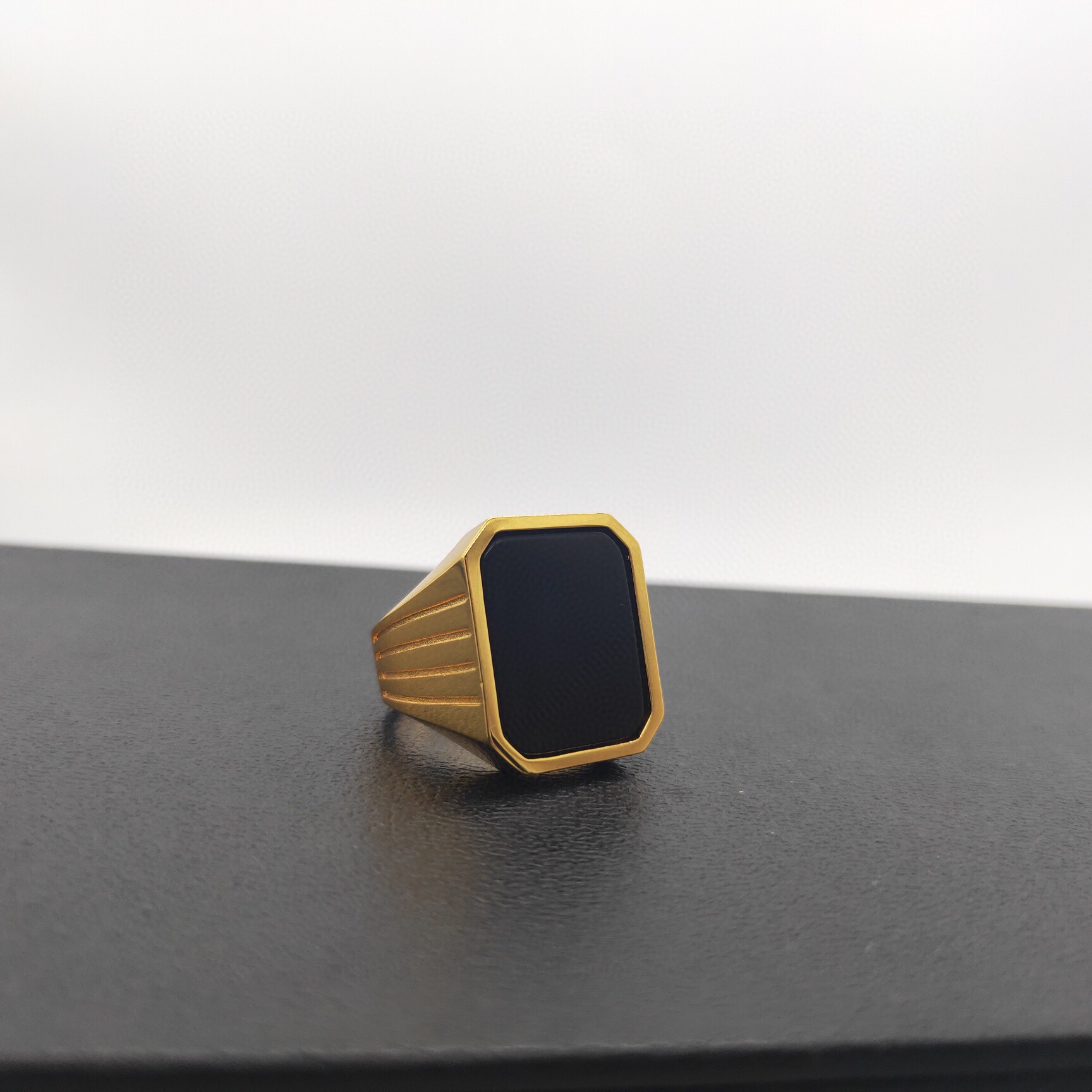 2021 Hot sale Top quality brass material punk ring with black agate for women wedding jewelry gift free shipping PS6454, Silver
2021 Hot sale Top quality brass material punk ring with black agate for women wedding jewelry gift free shipping PS6454, Silver