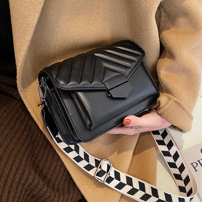Fashion Small Pu Leather New Crossbody Shoulder Handbags Fall and Winter Female Luxury Trend Party Flap Bags Beautiful, Beige
Fashion Small Pu Leather New Crossbody Shoulder Handbags Fall and Winter Female Luxury Trend Party Flap Bags Beautiful, Beige