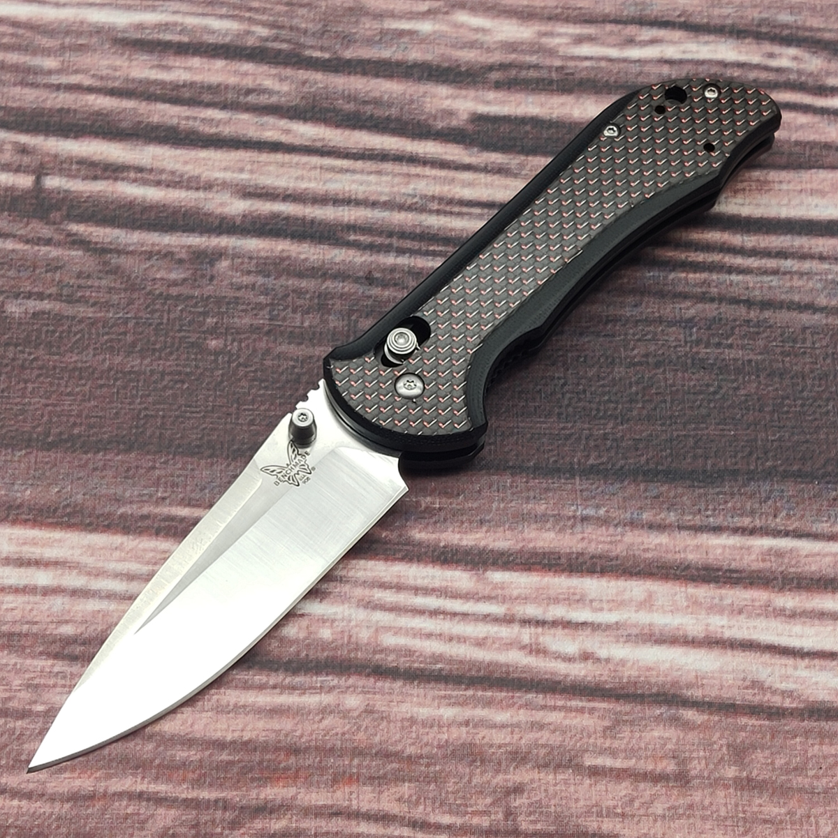 2020 new inheritance system desktop knife desktop knife: 908 AXIS blade 154CM handle surface red carbon fiber + G10 smooth opening and closi
2020 new inheritance system desktop knife desktop knife: 908 AXIS blade 154CM handle surface red carbon fiber + G10 smooth opening and closi